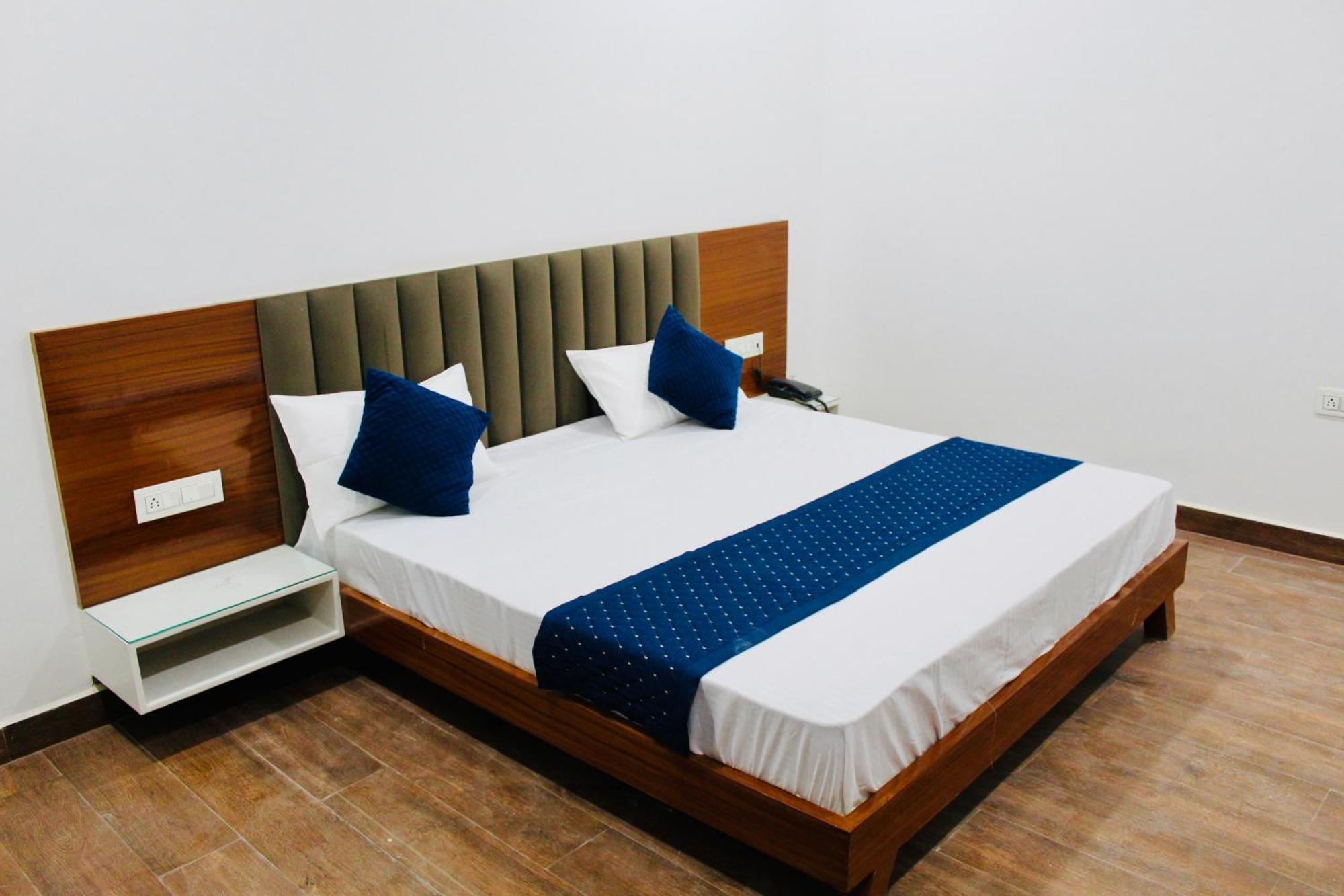 The Loya Hotel ムクトサル エクステリア 写真
