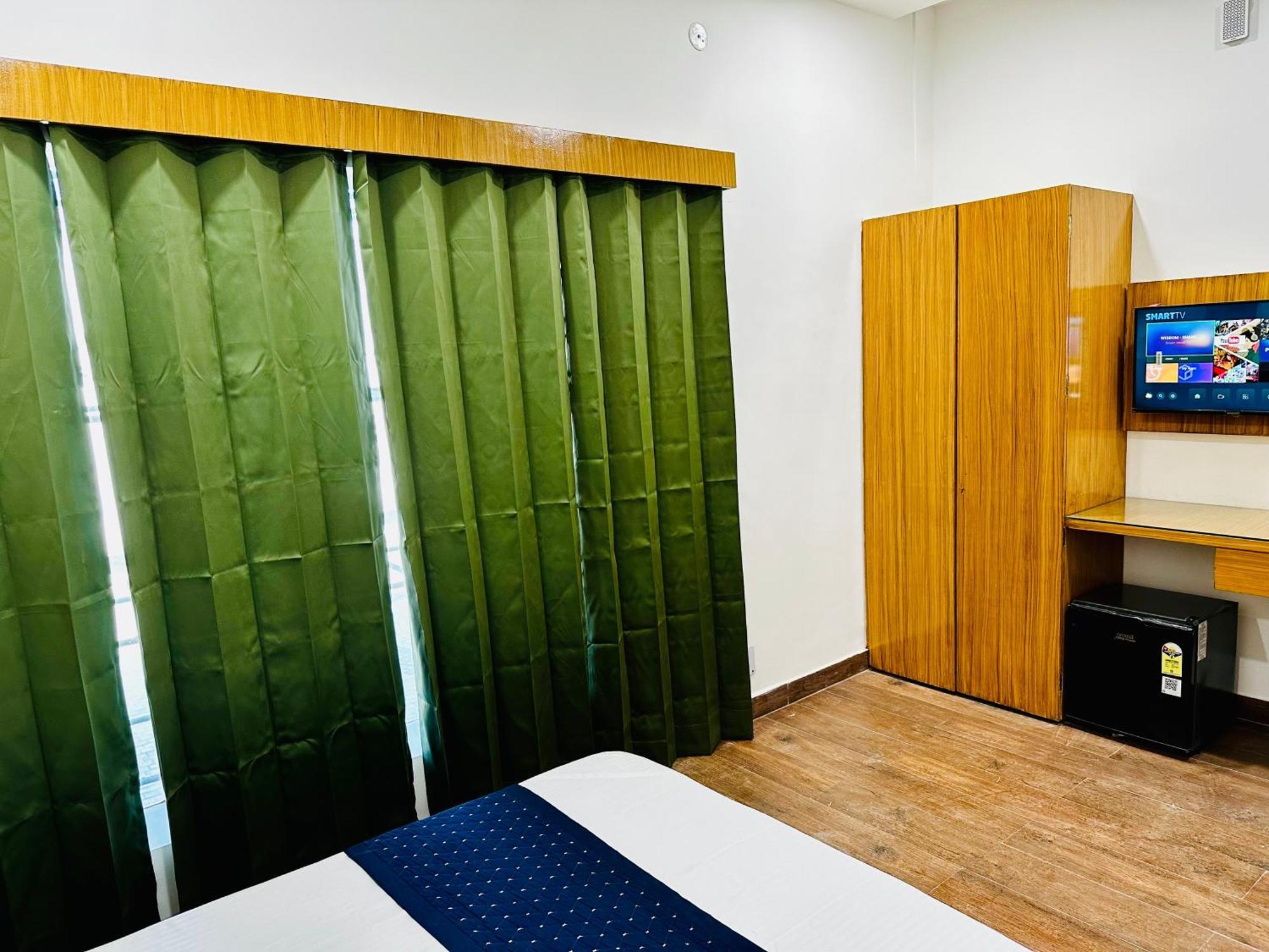The Loya Hotel ムクトサル エクステリア 写真