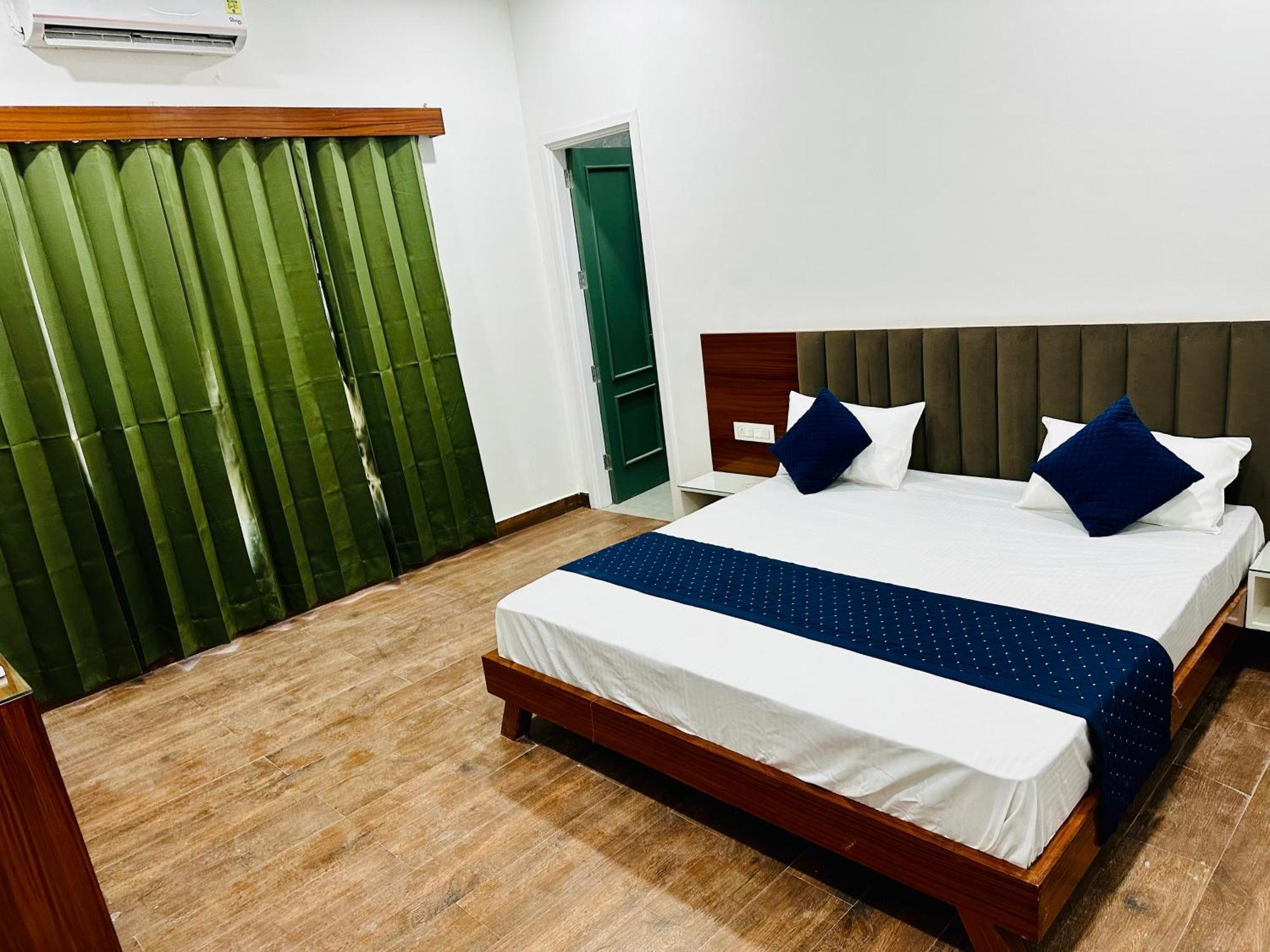 The Loya Hotel ムクトサル エクステリア 写真