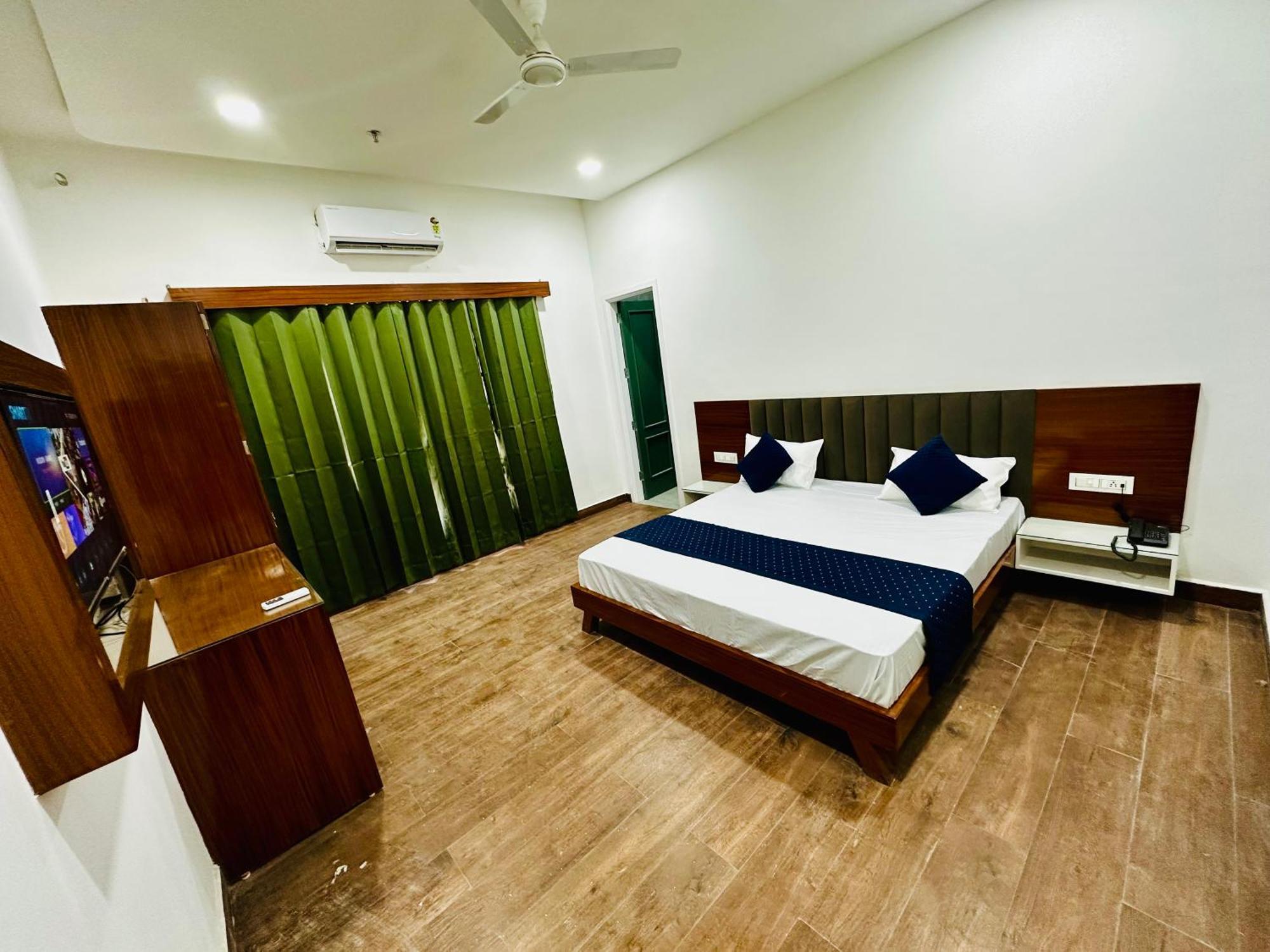 The Loya Hotel ムクトサル エクステリア 写真